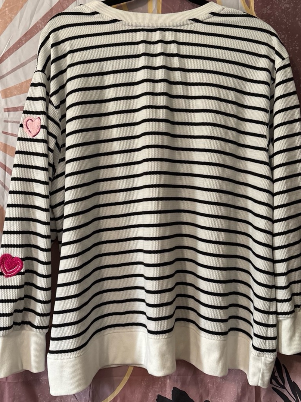 Jane and Delance 2x Striped Crewneck Sweater with Heart Appliqués embroidered - Picture 4 of 6